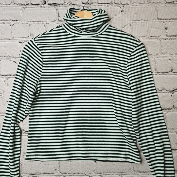 Levis Moon Rib Cropped Striped Black White Electric Green Turtleneck Top NWT Med - Picture 3 of 13